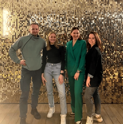 
            История создания отдела продаж в отдельно взятой веб-студии
        