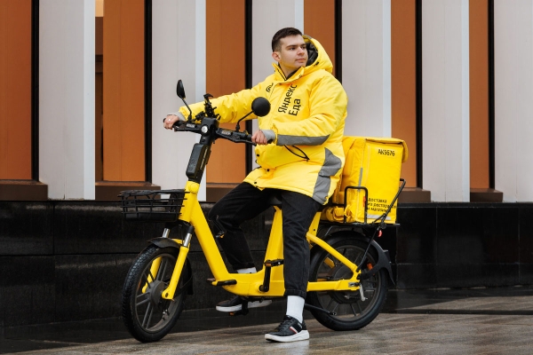 
            Яндекс разработал электровелосипед для курьеров
        