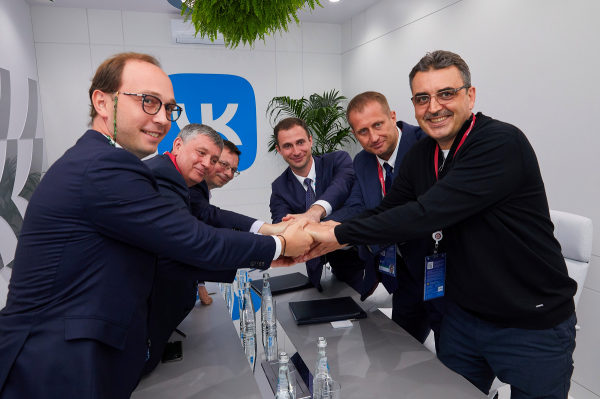 VK совместно со Skillbox и российскими вузами подписали меморандум о развитии онлайн-образования